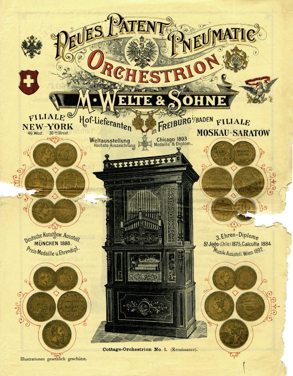 Historisches Plakat des Badischen Landesmuseums für ein pneumatisches Orchestrion der Firma M. Welte & Söhne. Das Deutsche Musikautomaten-Museum im Schloss Bruchsal zeigt dieses Exponat zur Kultur mechatronischer Musikinstrumente für Besucher zu Hause und unterwegs.