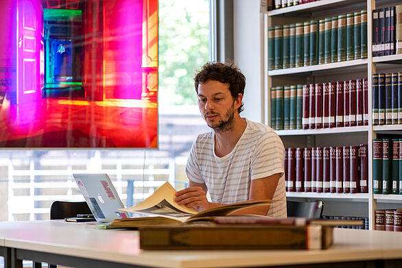 Research in the library of the Badisches Landesmuseum