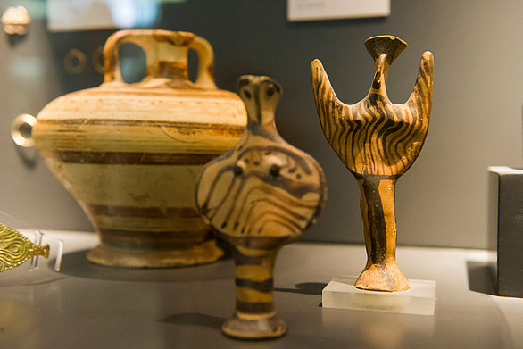 Idols and iron jug of the Mycenaeans