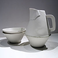 Kanne und Tee aus Keramik