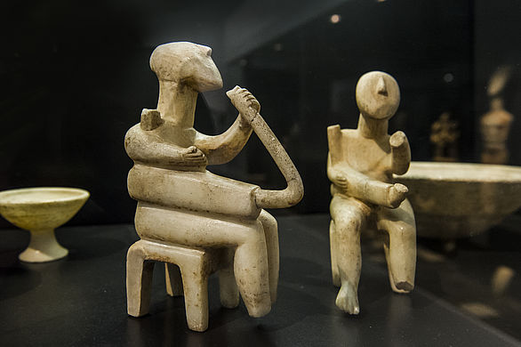 Small sculptures of Cycladic idols