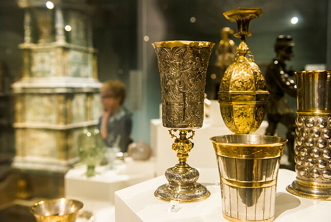 Verschiedene goldene und silberne Objekte der Sammlungsausstellung Renaissance
