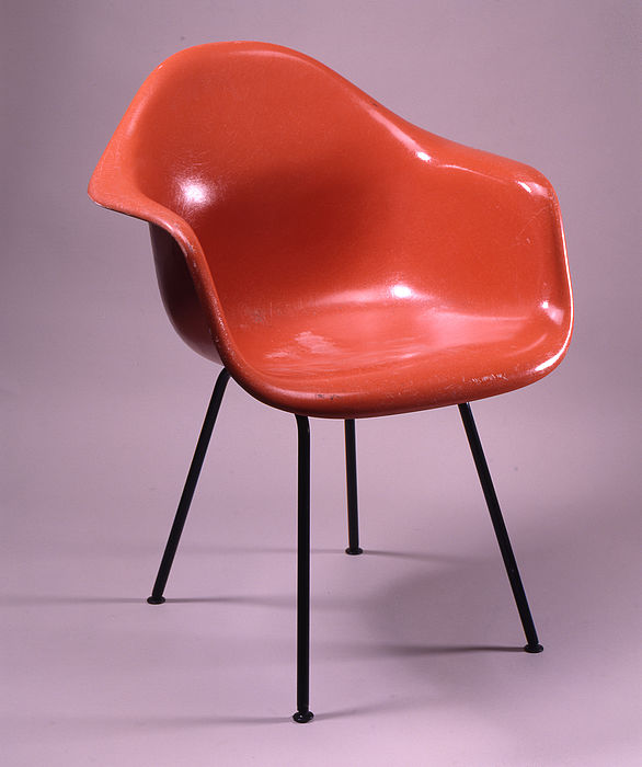 Stuhl "Dax" des Designers Charles Eames