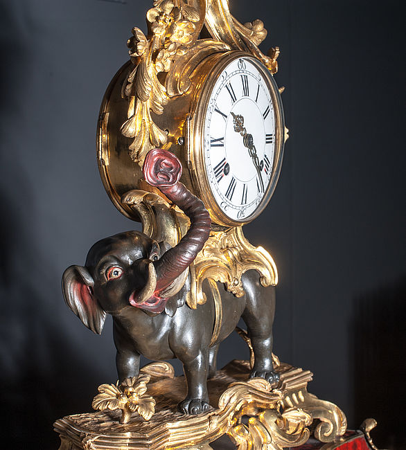Fireplace Clock with Clockwork on an Elephant