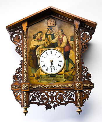 Kuckucksuhr Kucksuhr mit bemalter Vorderseite und geschnitzener Einfassung