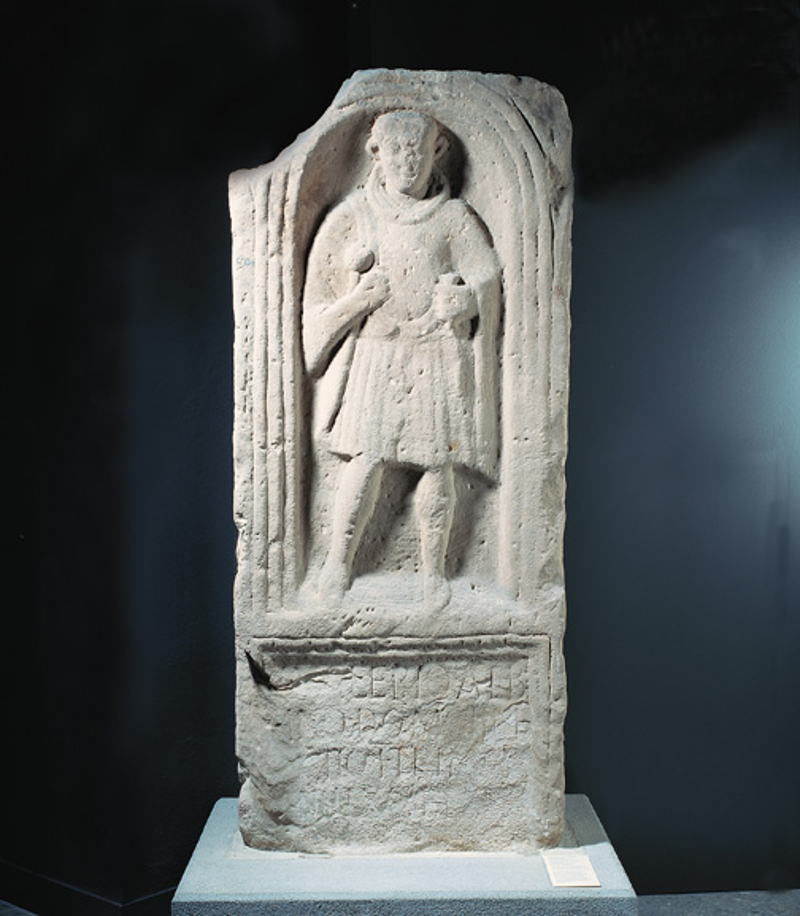Römischer Grabstein des Centurio Lucius Valerius Albinus