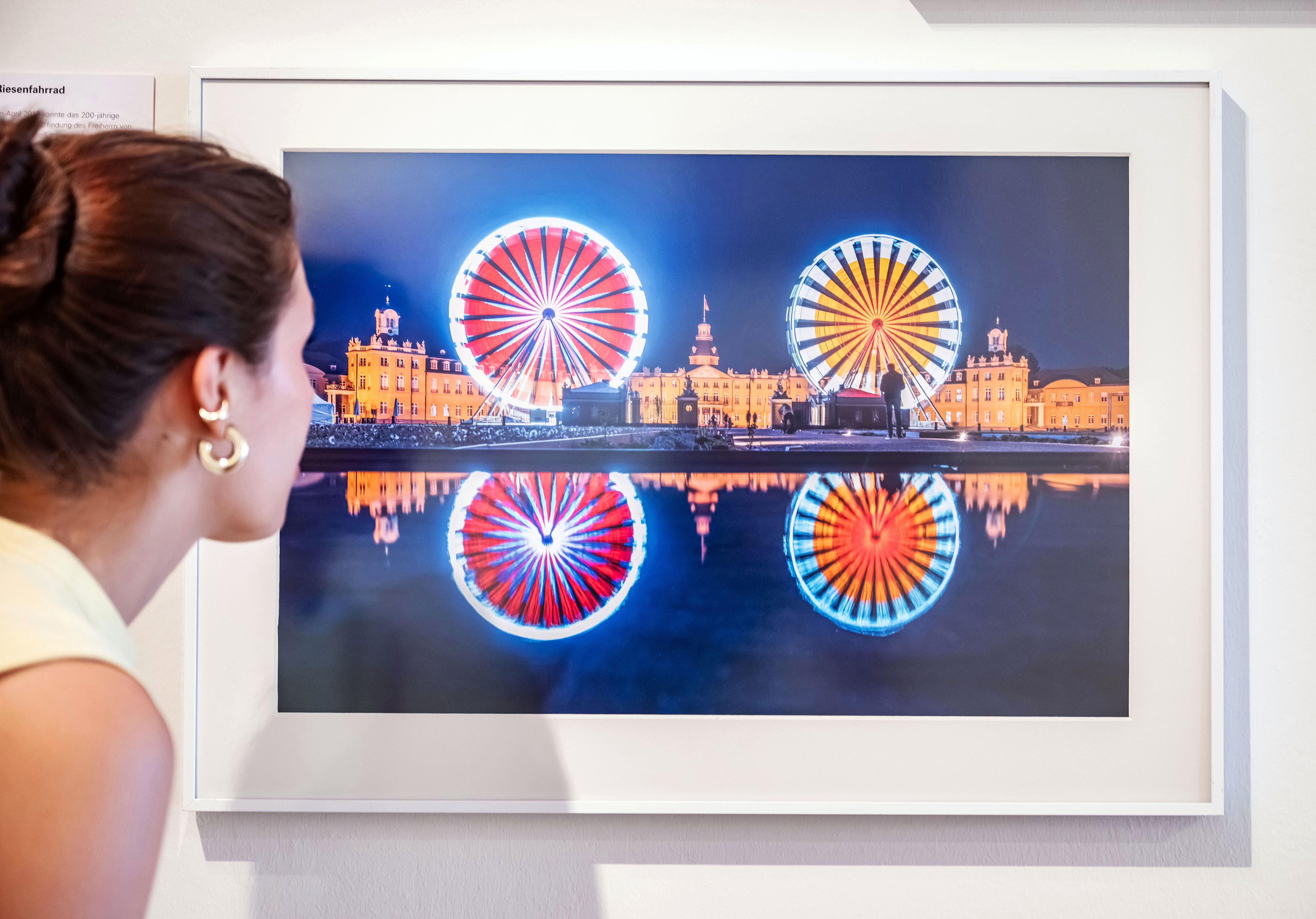 Blick in die Ausstellung „Unvergängliche Augenblicke – Fotografien von Uli Deck“